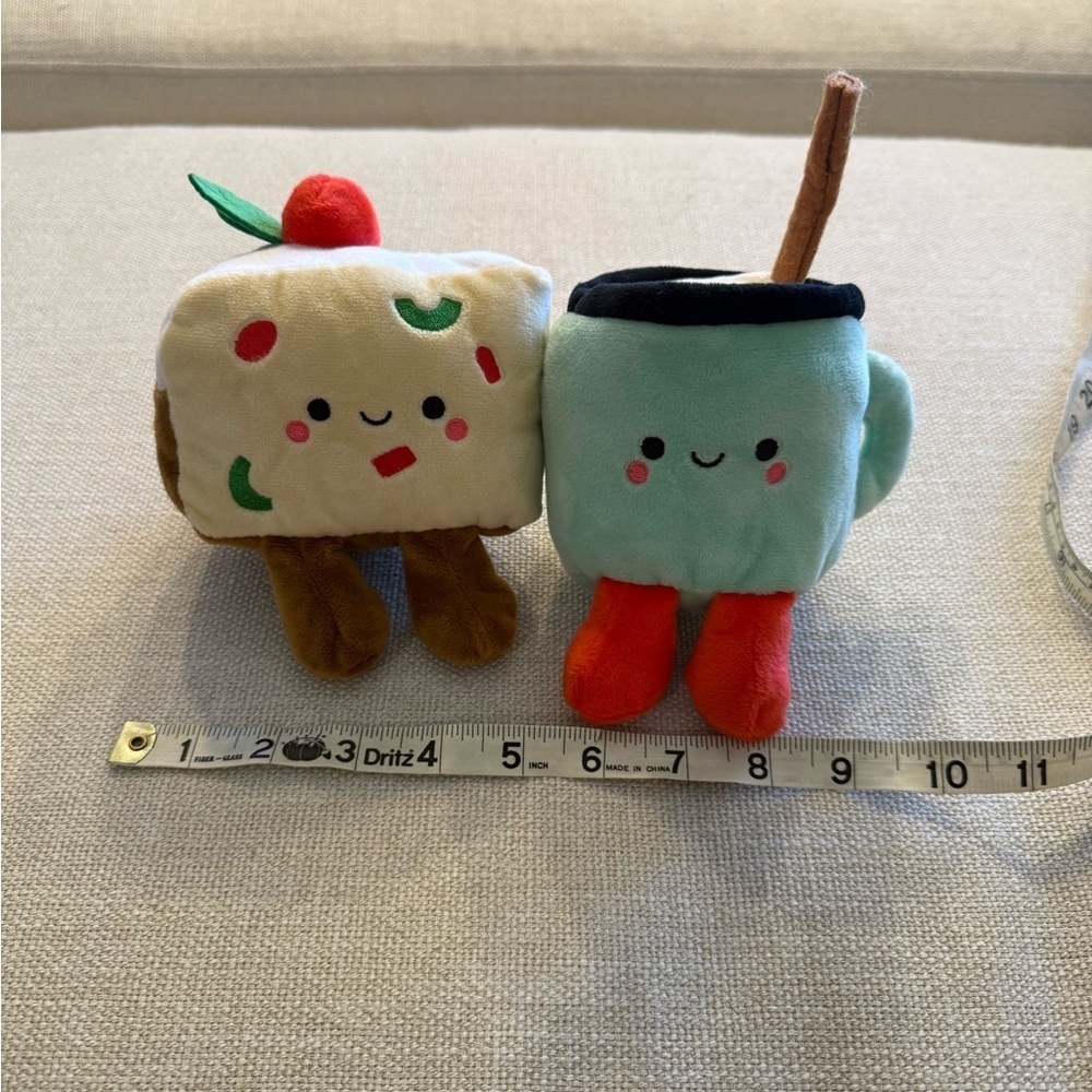 Hallmark Better Together Magnetic Christmas Set Plush Toy Eggnog & Fruitcake